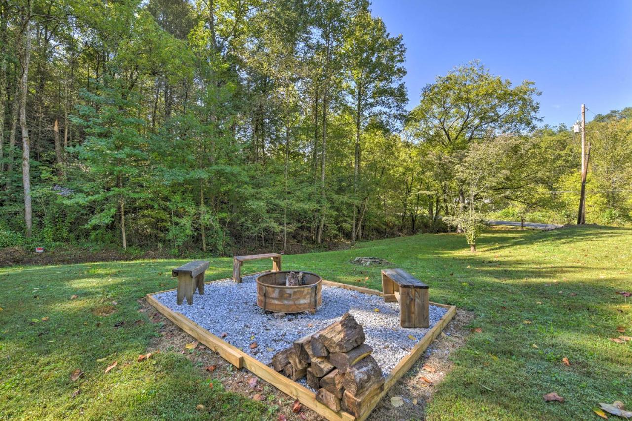 Smoky Mountain Cozy Cove Cabin Deck And Fire Pit! Cosby Eksteriør billede