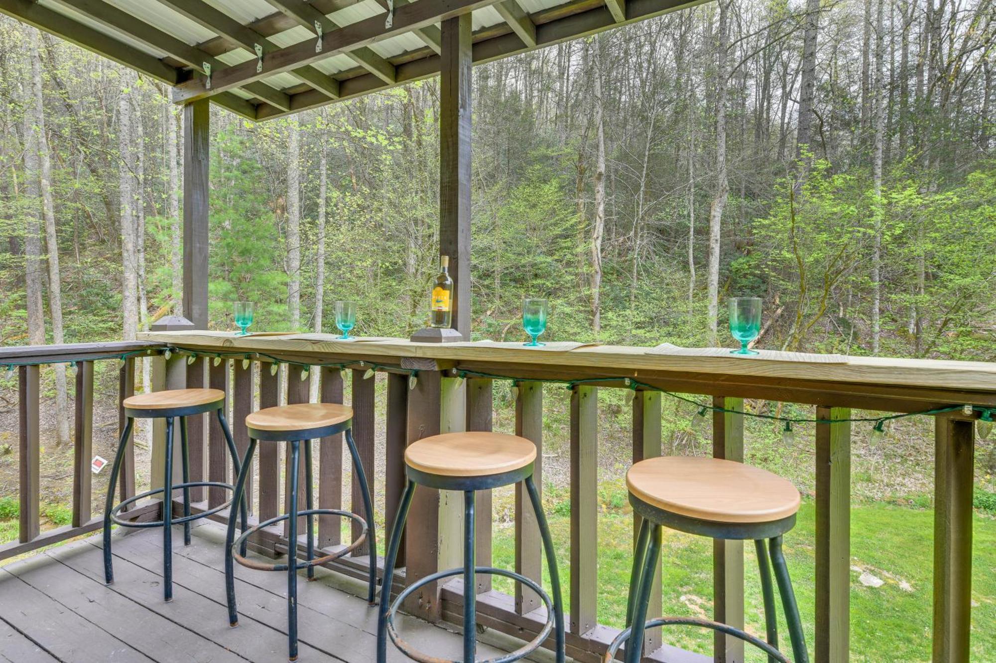 Smoky Mountain Cozy Cove Cabin Deck And Fire Pit! Cosby Eksteriør billede
