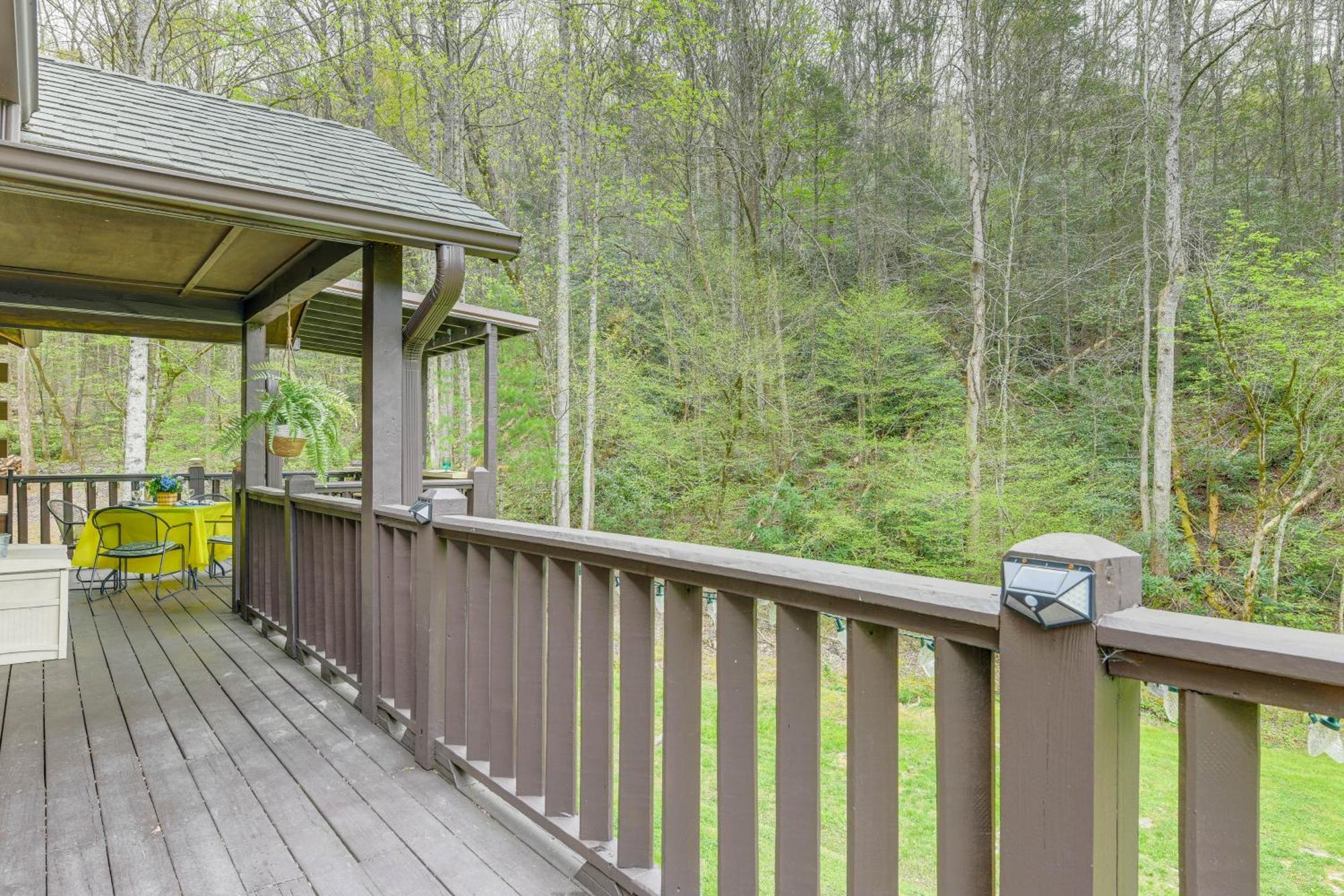 Smoky Mountain Cozy Cove Cabin Deck And Fire Pit! Cosby Eksteriør billede