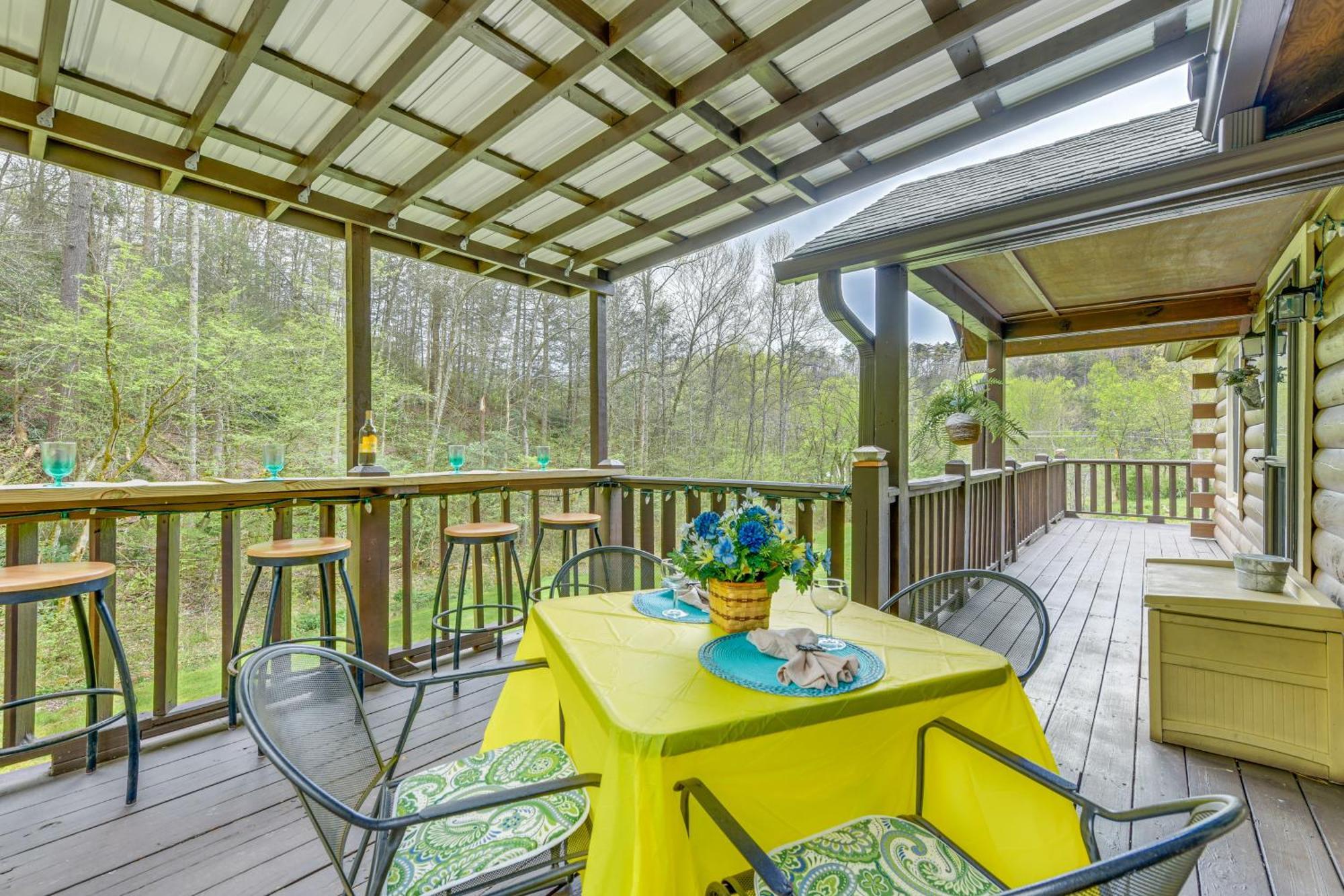 Smoky Mountain Cozy Cove Cabin Deck And Fire Pit! Cosby Eksteriør billede